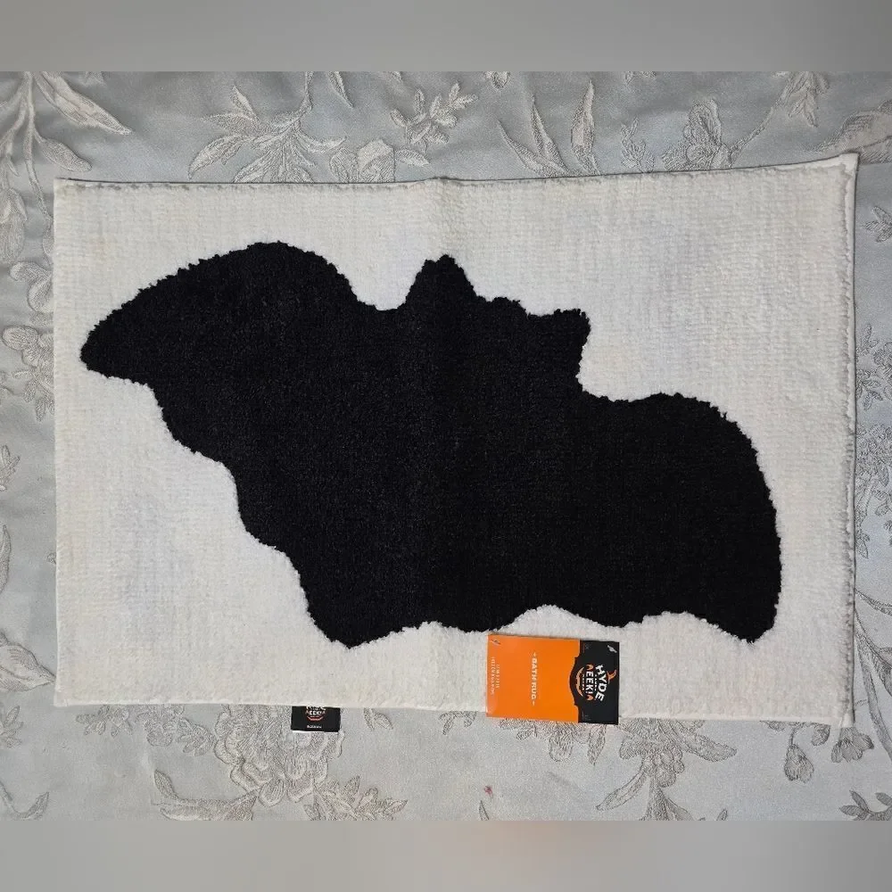 New Halloween Bat Bath Rug - Hyde & EEK! 17